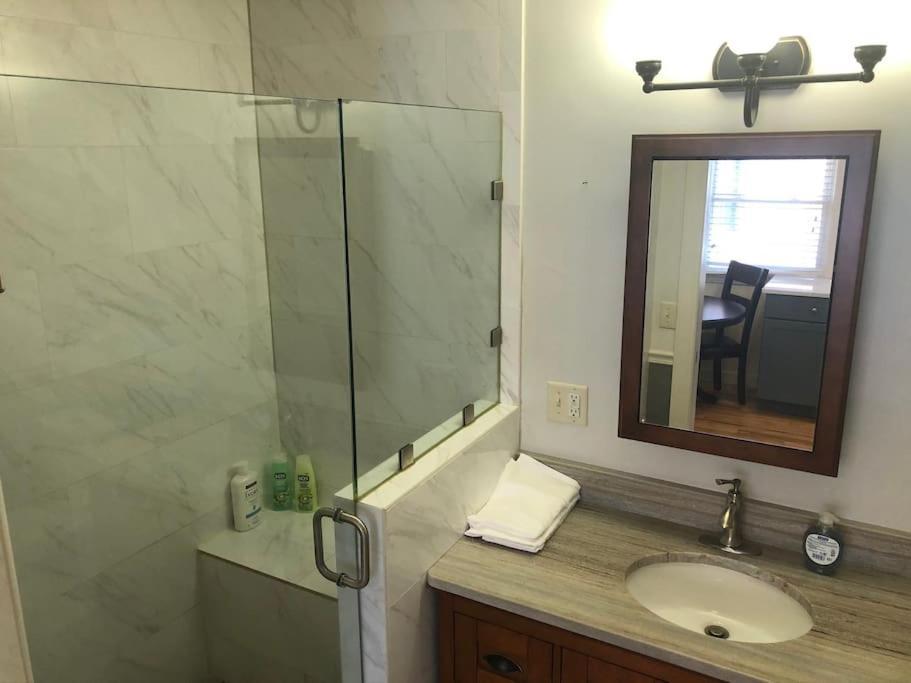 Entire Apartment Close To Downtown - 2 Queen Beds 斯普林菲尔德 外观 照片