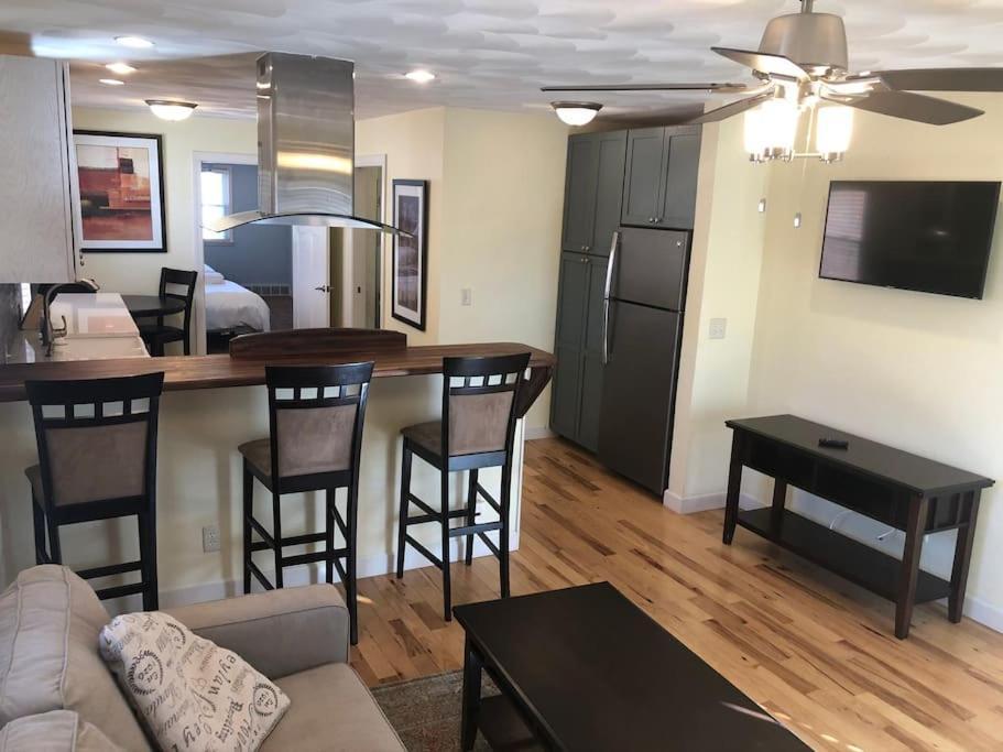 Entire Apartment Close To Downtown - 2 Queen Beds 斯普林菲尔德 外观 照片