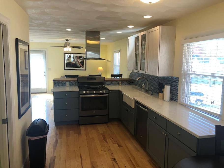 Entire Apartment Close To Downtown - 2 Queen Beds 斯普林菲尔德 外观 照片